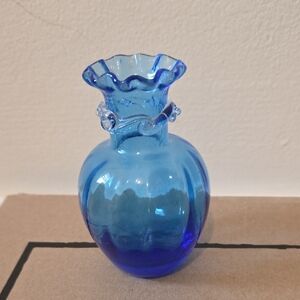 Blue Glass Vase with Ruffled EdgeVintage Pilgram Glass Blue Bud Vase Hand Blown